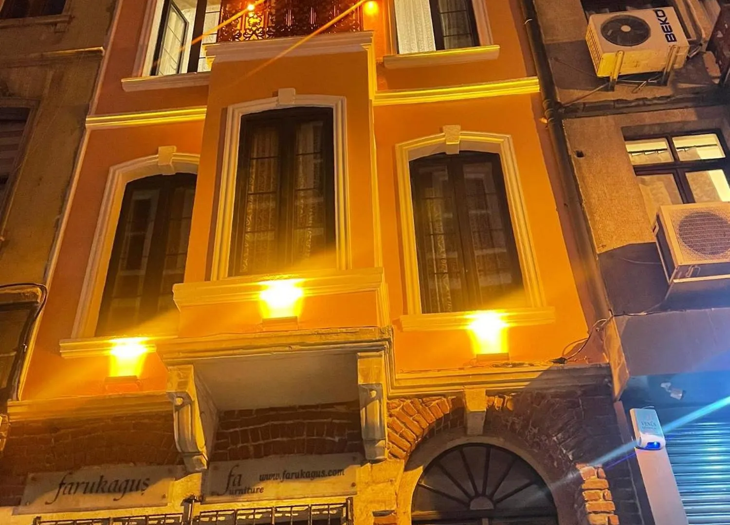 Agus Flats Galata location